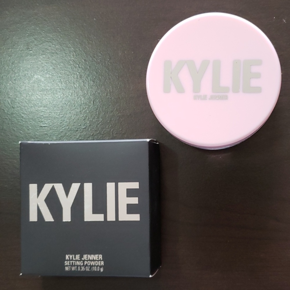Kylie Cosmetics Soft Pink Setting Powder